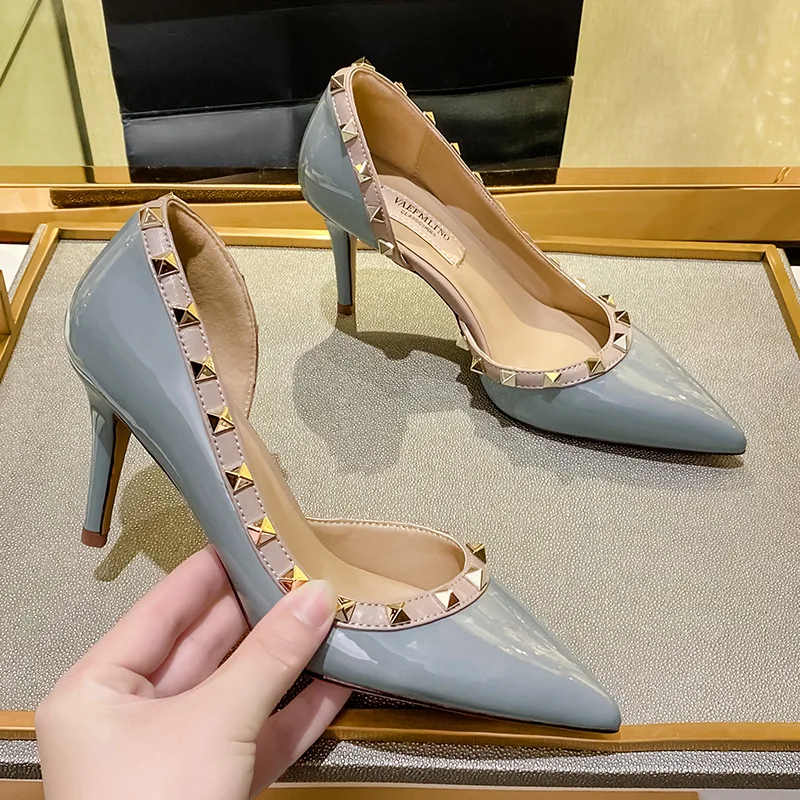 

Fashion Sexy Rivet Patent Leather Pointed Toe Pumps Female 8cm High Heels Women Thin Heel Side Empty Female Party Ladies Shoe