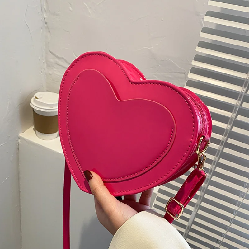 

2023 New Crossbody Bags Purses Cute Peach Heart Trendy Fashion Simple Western Style Popular Bags for Women сумка женская