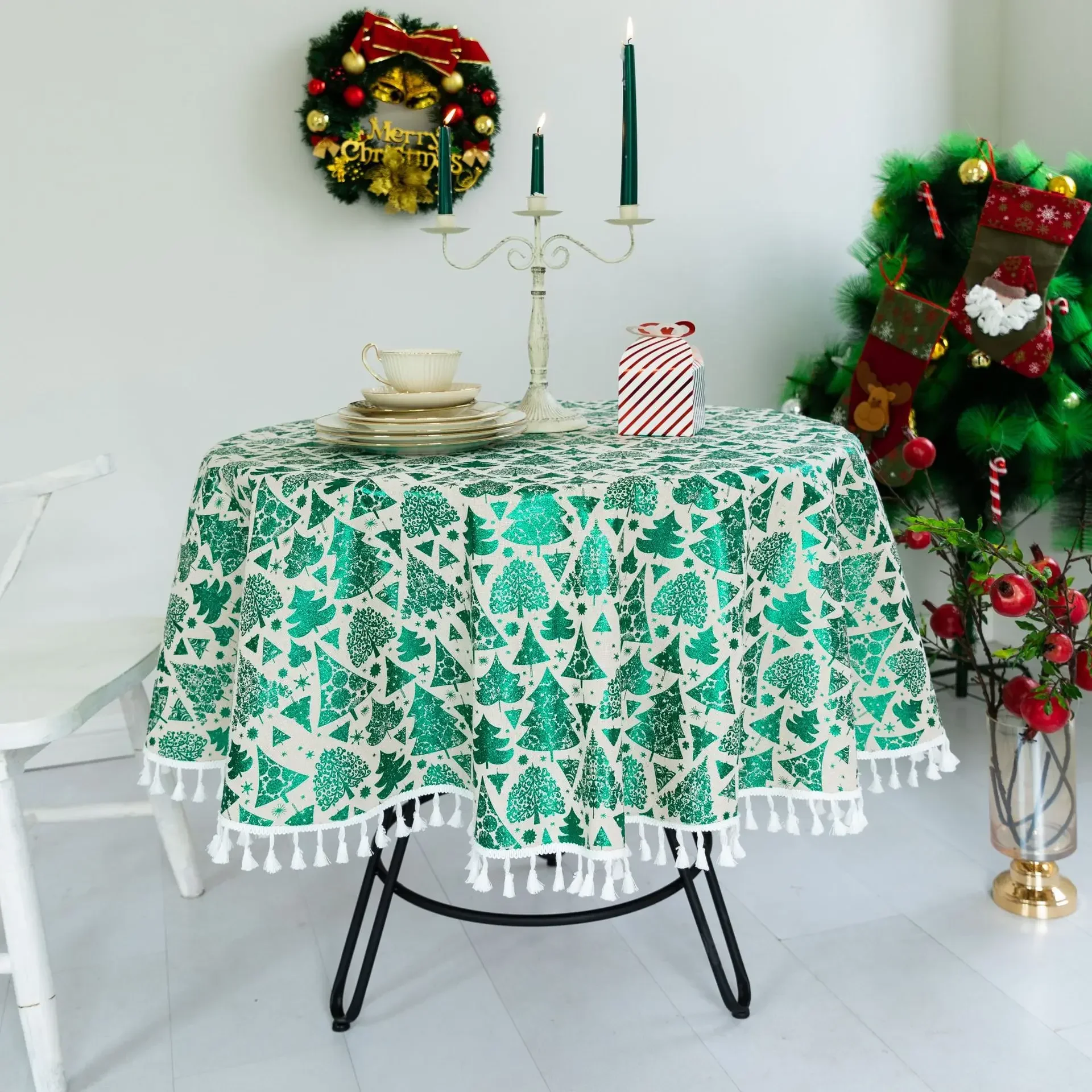 

Cotton Linen Hot Stamping Process Round Christmas Tablecloth With Tassel Red Christmas Tree Coffee Table Tea Table Dust Cover