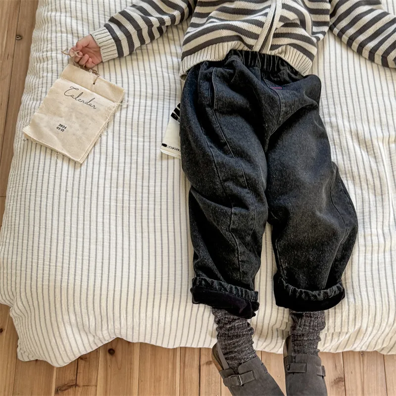 2025 Winter New Children Plus Velvet Thick Jeans Letter Print Girls Trousers Baby Boy Fleece Denim Pants Kids Warm Pants 23 S1e2bc4ede9a0468bb76f6e6dd7e6a8722
