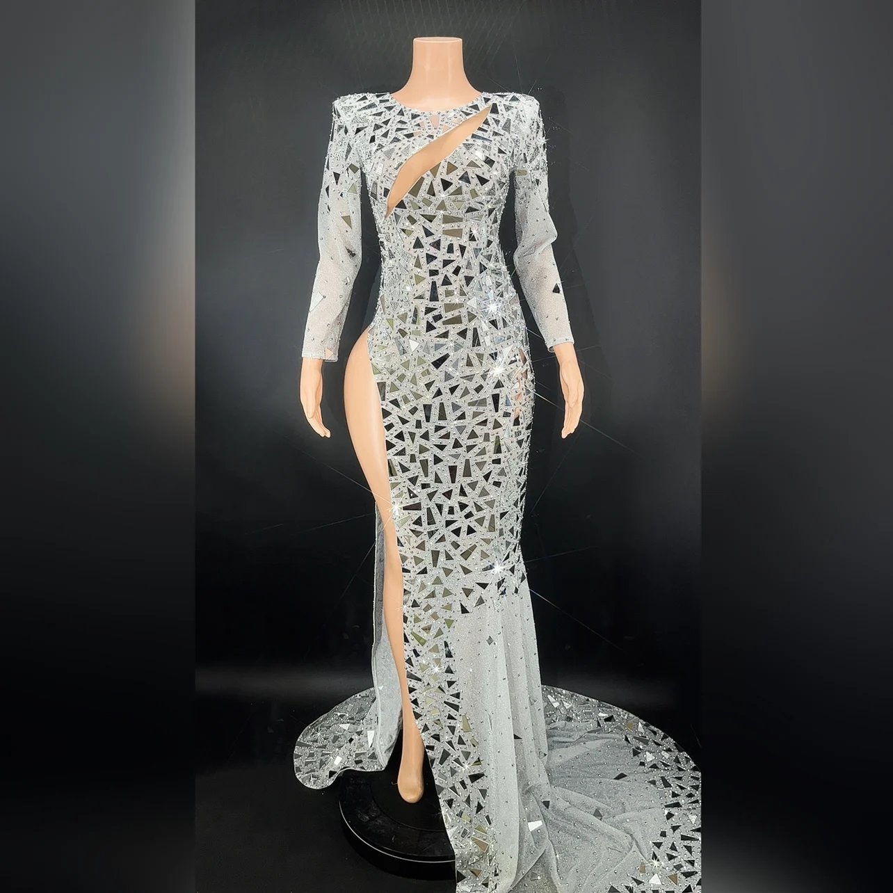 Bright Silver Mirrors Crystals Chains Dress Sexy Dance Costume Women Evening Celebrate Crystals Dresses Birthday Collections
Bright Silver Mirrors Crystals Chains Dress Sexy Dance Costume Women Evening Celebrate Crystals Dresses Birthday Collections