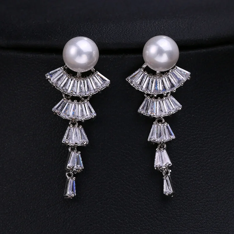 SUGO New Fashion Personality Unique Scalloped Tassel Cubic Zirconia Drop Earrings for Elegant Women Dinner Jewelry Accessories
SUGO New Fashion Personality Unique Scalloped Tassel Cubic Zirconia Drop Earrings for Elegant Women Dinner Jewelry Accessories