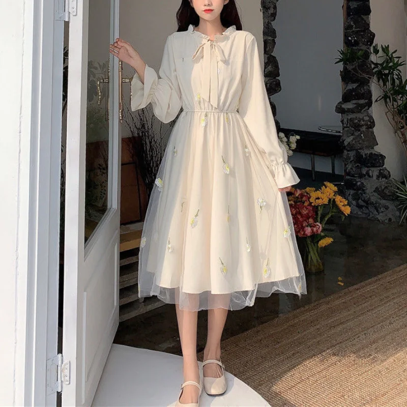 

2023 Autumn New Waist Slim Mesh Spliced Long Sleeved Dress Women's Printed Ruffled Neck Ruffles Bow Korean Gentle A-line Dresses