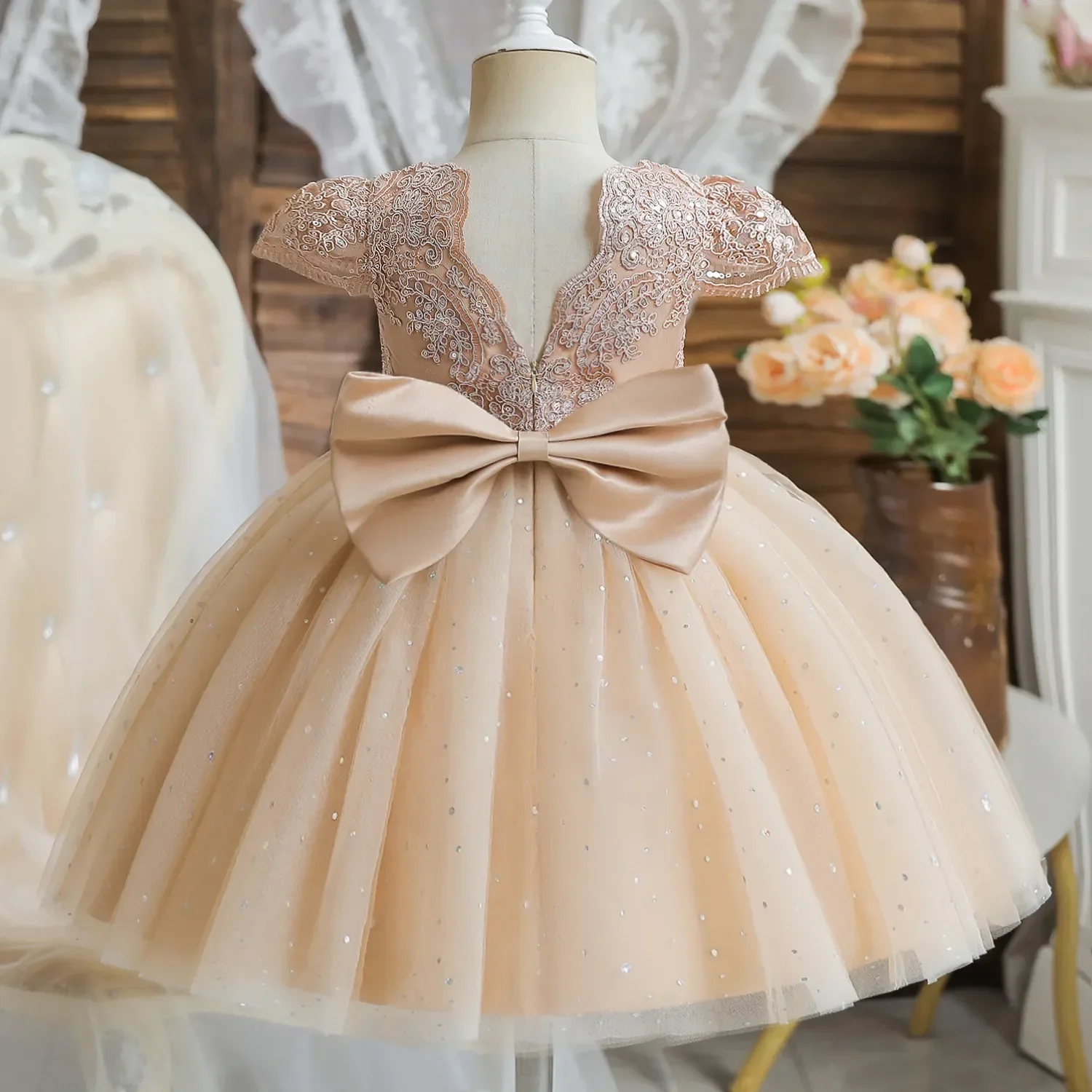 Sequin Big Bow Baby Girl Dress Costume 1st Birthday Party Wedding Dress For Girl Palace Princess Evening Dresses Kid Clothes
Sequin Big Bow Baby Girl Dress Costume 1st Birthday Party Wedding Dress For Girl Palace Princess Evening Dresses Kid Clothes