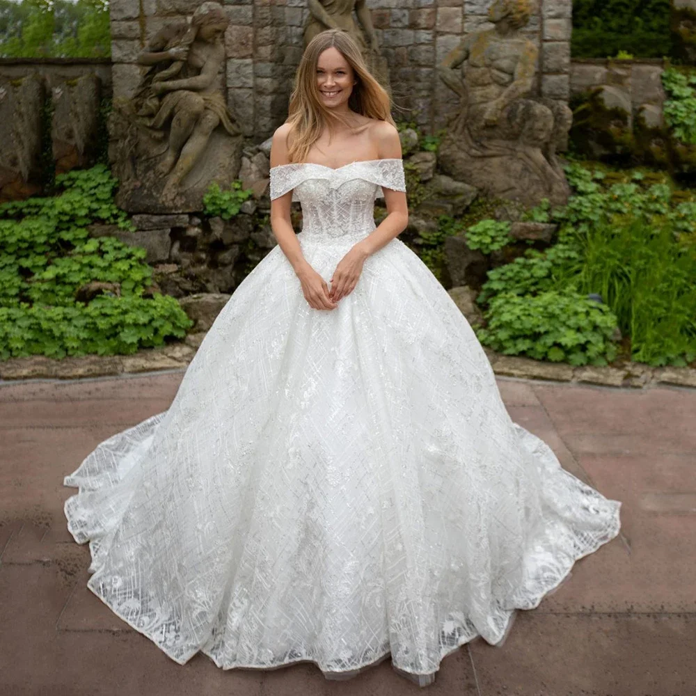 White V-Neck Wedding Dresses Backless Off The Shoulder Royal Train Ball Gowns Classic Lace Appliques Tulle Bridal Gown Vestidos
White V-Neck Wedding Dresses Backless Off The Shoulder Royal Train Ball Gowns Classic Lace Appliques Tulle Bridal Gown Vestidos