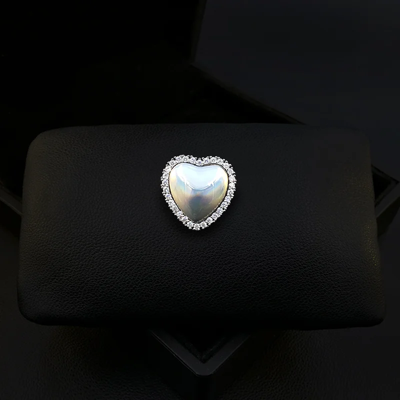 1782 High-End Exquisite Shell Love Small Brooch Luxury Heart-Shaped Anti-Exposure Collar Pin Accessories for Women Jewelry Gifts
1782 High-End Exquisite Shell Love Small Brooch Luxury Heart-Shaped Anti-Exposure Collar Pin Accessories for Women Jewelry Gifts