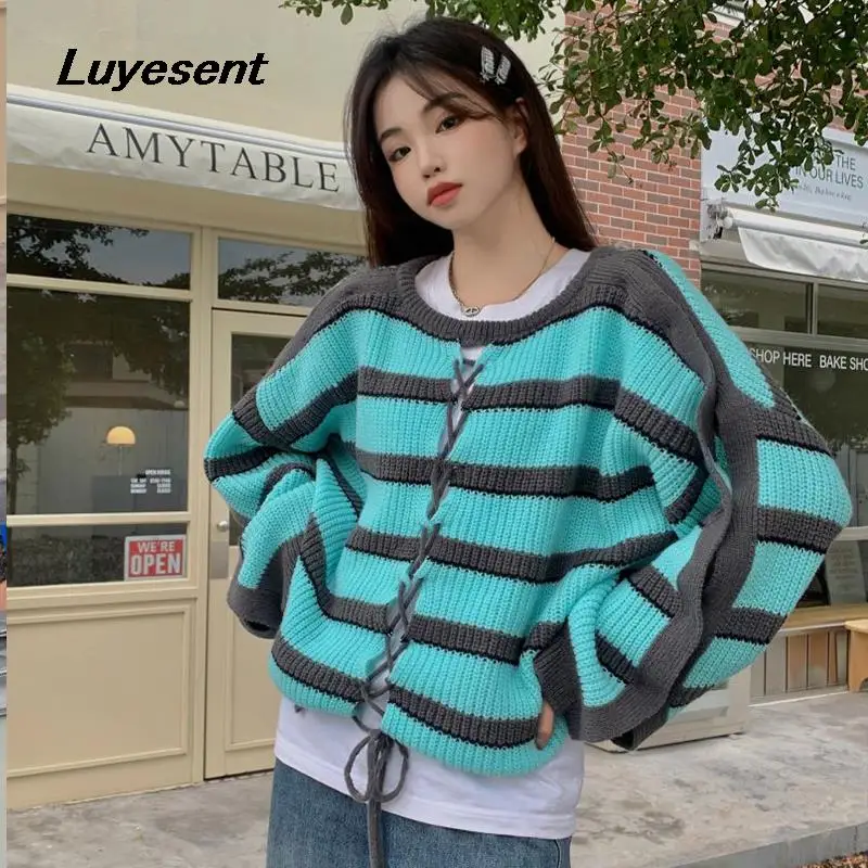 Women Blue Striped Pullover Sweater 2023 Y2k Girl Lace-up Hollow Out Casual Knitted Sweaters Korean Fashion Mujer O Neck Jumpers
Women Blue Striped Pullover Sweater 2023 Y2k Girl Lace-up Hollow Out Casual Knitted Sweaters Korean Fashion Mujer O Neck Jumpers