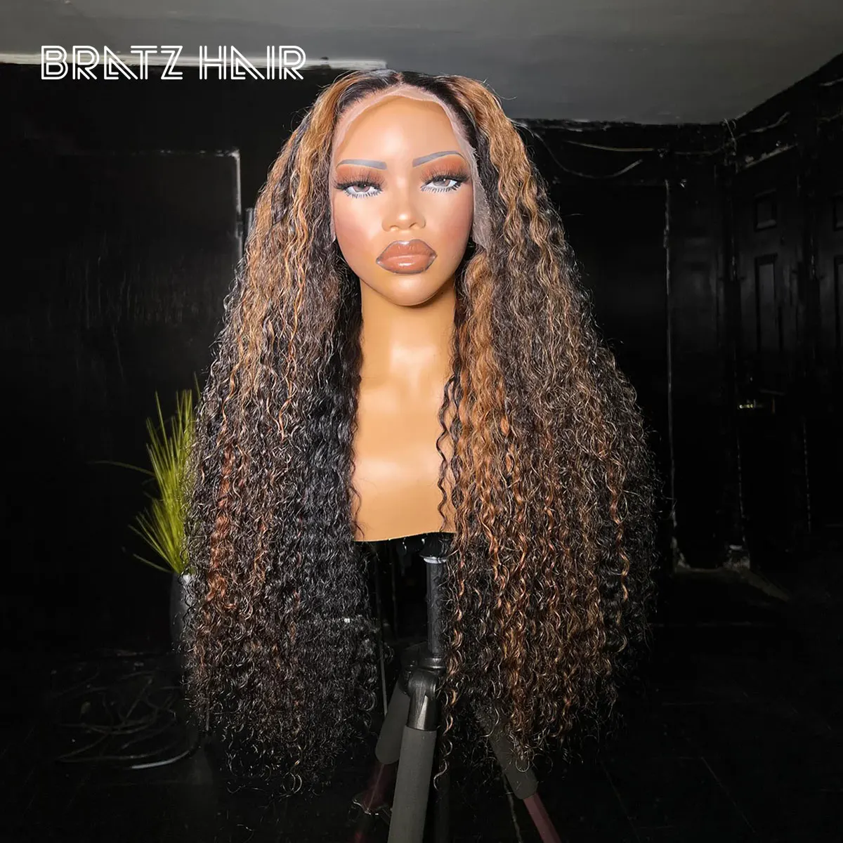 13x6 Deep Wave Lace Frontal Wig 250 300 High Density Curly Wigs for Woman 13x4 Natural Hairline Blonde Brown Highlighted Wig
13x6 Deep Wave Lace Frontal Wig 250 300 High Density Curly Wigs for Woman 13x4 Natural Hairline Blonde Brown Highlighted Wig