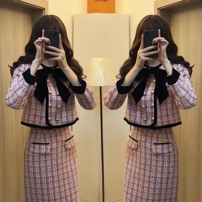 Sweet Plaid Bow Women's Suit Jacket Skirt Set Autumn and Winter Elegant Office Lady Short Jacket Coat Long Skirt Two-piece Set
Sweet Plaid Bow Women's Suit Jacket Skirt Set Autumn and Winter Elegant Office Lady Short Jacket Coat Long Skirt Two-piece Set