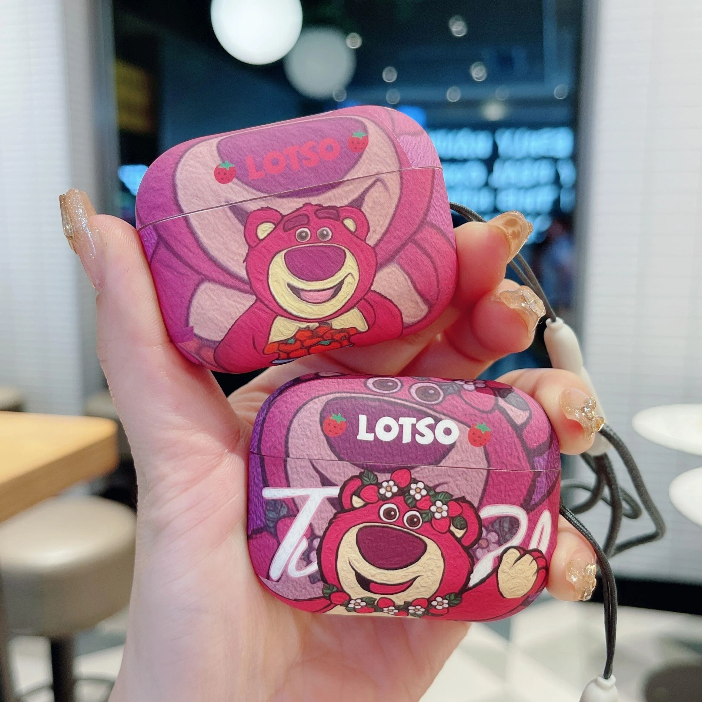 cute Wreath Lotso earphone cover cartoon cartoon cool anti-fall soft TPU material, suitable for airpods 1, 2, 3, Pro, Pro2
cute Wreath Lotso earphone cover cartoon cartoon cool anti-fall soft TPU material, suitable for airpods 1, 2, 3, Pro, Pro2