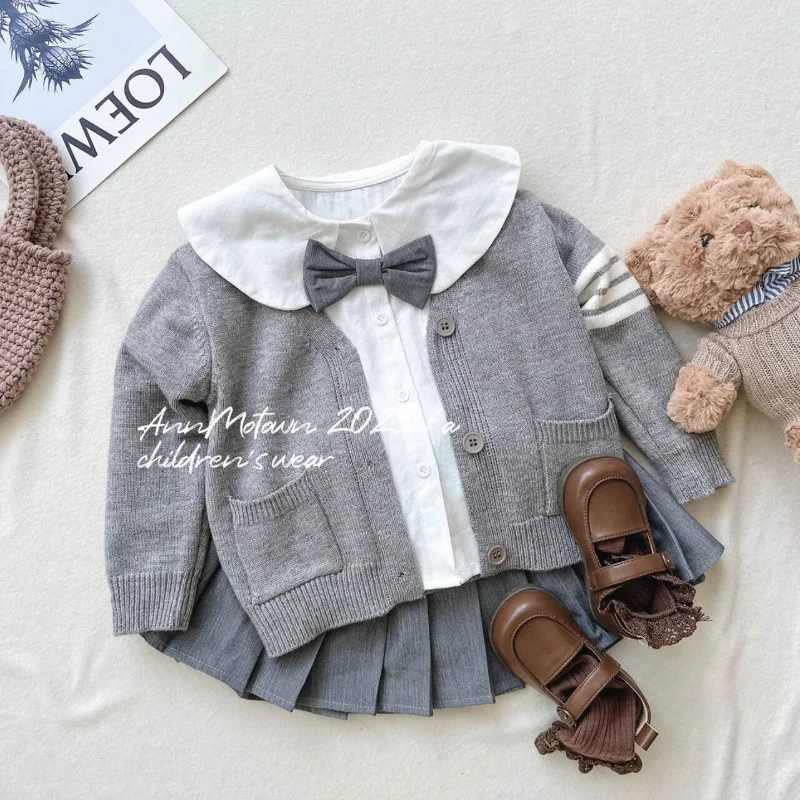 Academy Style Girls' 3-Piece Set: Shirt, Pleated Skirt, and Cardigan Sweater for Autumn Girls Clothes 2 To 8 Years Girl Clothes
Academy Style Girls' 3-Piece Set: Shirt, Pleated Skirt, and Cardigan Sweater for Autumn Girls Clothes 2 To 8 Years Girl Clothes