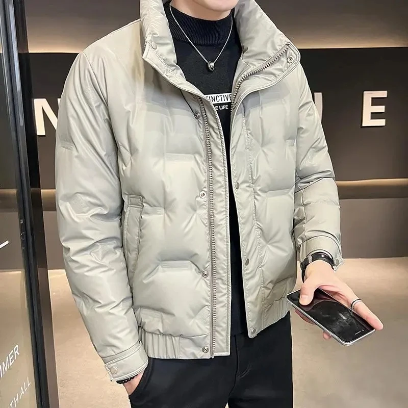 2023 New Autumn Winter Men's Cotton-padded Jacket Man High Quality Sequins Striped Windproof and Warm Short Black Parkas Coat
2023 New Autumn Winter Men's Cotton-padded Jacket Man High Quality Sequins Striped Windproof and Warm Short Black Parkas Coat