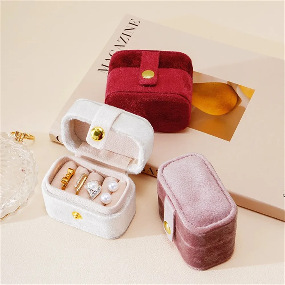 1PC Mini Velvet Ring Box Jewelry Organizer Display Travel Jewelry Case Portable Earrings Necklace Ear Stud Jewelry Storage Boxes
1PC Mini Velvet Ring Box Jewelry Organizer Display Travel Jewelry Case Portable Earrings Necklace Ear Stud Jewelry Storage Boxes