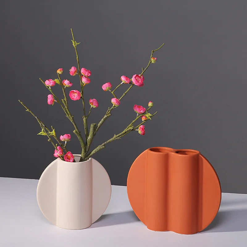Nordic Morandi creative ceramic decorative vase designer's art dry flower inserter handicraft ornament
Nordic Morandi creative ceramic decorative vase designer's art dry flower inserter handicraft ornament