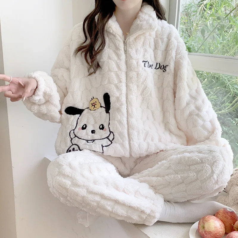 Симпатичная плюшевая Пижама Sanrio понравико, в стиле каннамол, Hangyodon, мультяшная утолщенная зимняя женская домашняя одежда из кораллового бархата Kuromi
Симпатичная плюшевая Пижама Sanrio понравико, в стиле каннамол, Hangyodon, мультяшная утолщенная зимняя женская домашняя одежда из кораллового бархата Kuromi