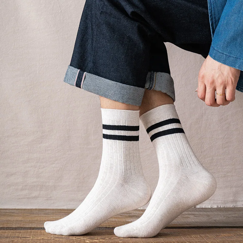 League of lesbian socks, long rubber band solid cotton socks spring and summer combed cotton white middle socks
League of lesbian socks, long rubber band solid cotton socks spring and summer combed cotton white middle socks