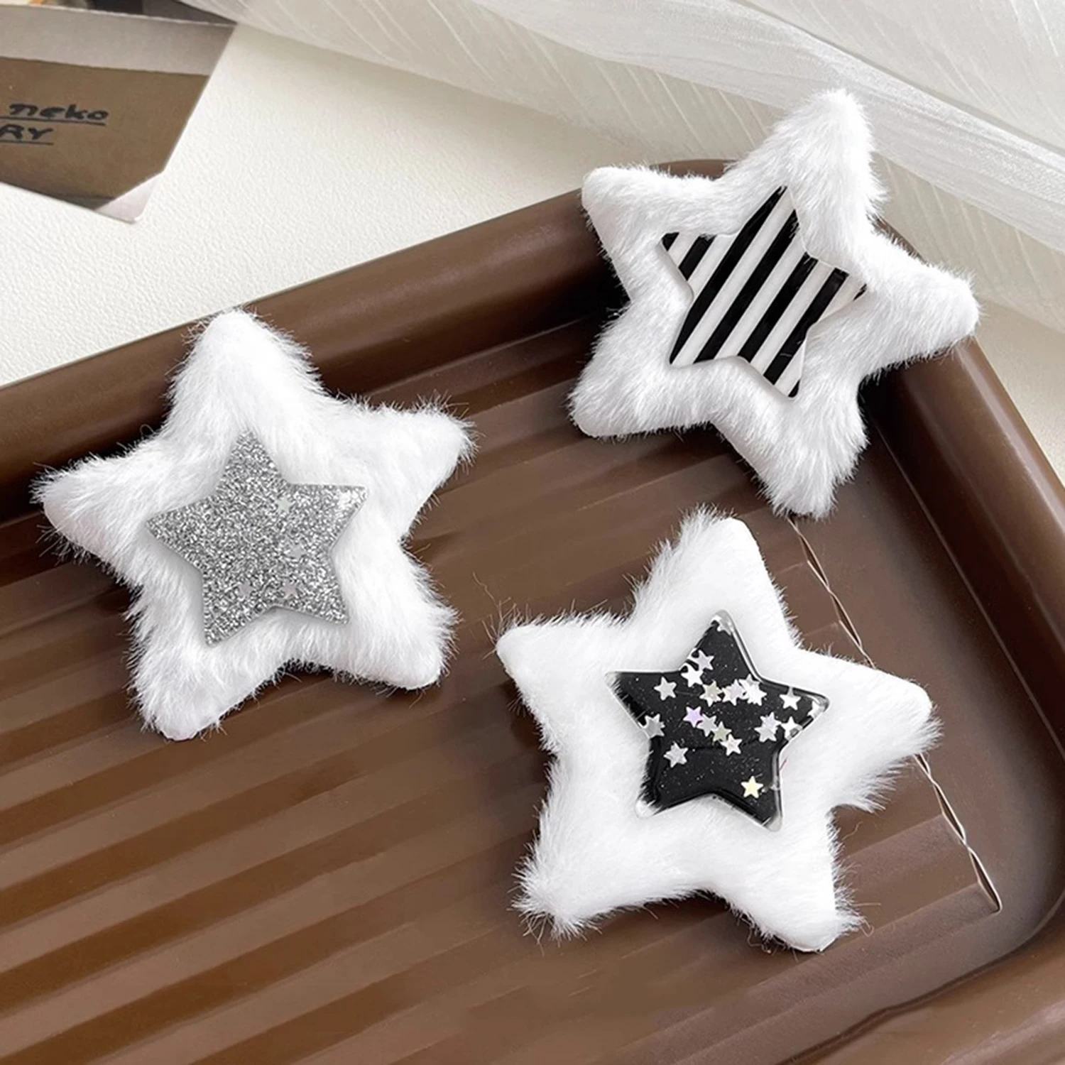 Trendy Y2K Star Hairpins for Women Girls Cute Plush Autumn Winter Barrettes y2k Pentagram Hair Clips Hair Accessories
Trendy Y2K Star Hairpins for Women Girls Cute Plush Autumn Winter Barrettes y2k Pentagram Hair Clips Hair Accessories