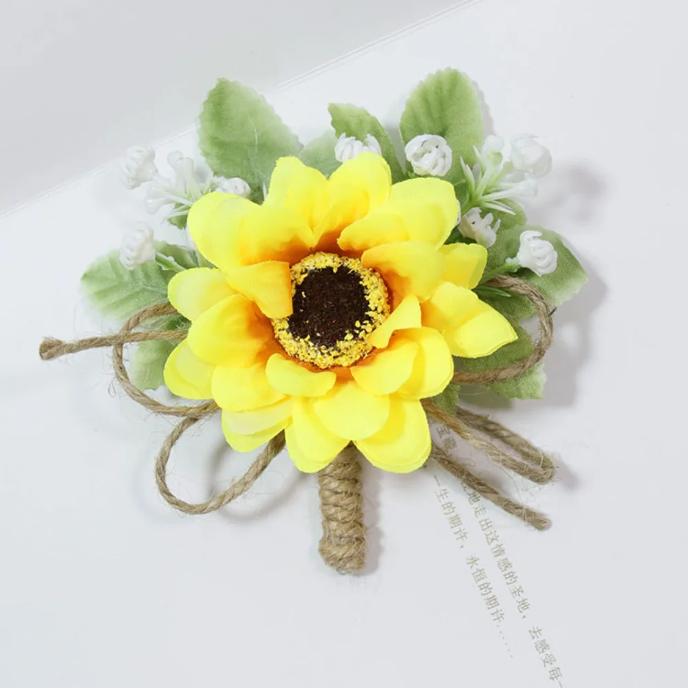 Simple Silk Sunflowers Boutonniere for Wedding Bride Pins Wrist Corsages Bridesmaid Bracelet for Marriage accessori da sposa
Simple Silk Sunflowers Boutonniere for Wedding Bride Pins Wrist Corsages Bridesmaid Bracelet for Marriage accessori da sposa