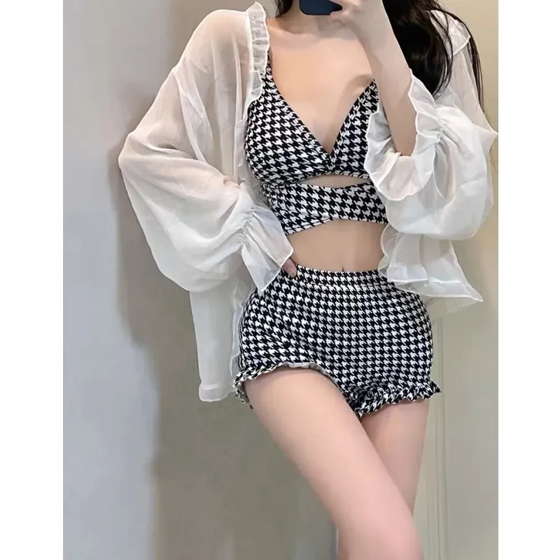 2023 Luxury Women Black Swimwear One-Piece Cover Up Houndstooth Swimsuit Korean Style Beach Wear Monokini
2023 Luxury Women Black Swimwear One-Piece Cover Up Houndstooth Swimsuit Korean Style Beach Wear Monokini