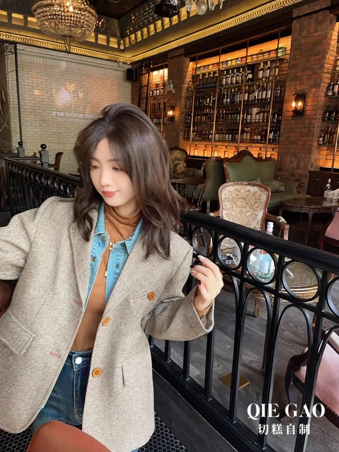 Retro Elegant Women's Suit Jacket 2023 Spring and Autumn New Fashion Commuter Small Office Lady Shoulder Short Suit Blazer Top
Retro Elegant Women's Suit Jacket 2023 Spring and Autumn New Fashion Commuter Small Office Lady Shoulder Short Suit Blazer Top