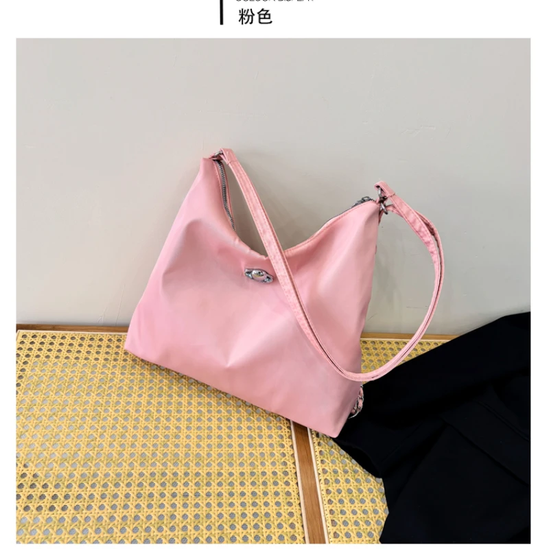 Winter New High Quality Women's Bag Youth Fashion Versatile Trend Shoulder Bag Women's Lightweight Travel Large Capacity Bag
Winter New High Quality Women's Bag Youth Fashion Versatile Trend Shoulder Bag Women's Lightweight Travel Large Capacity Bag