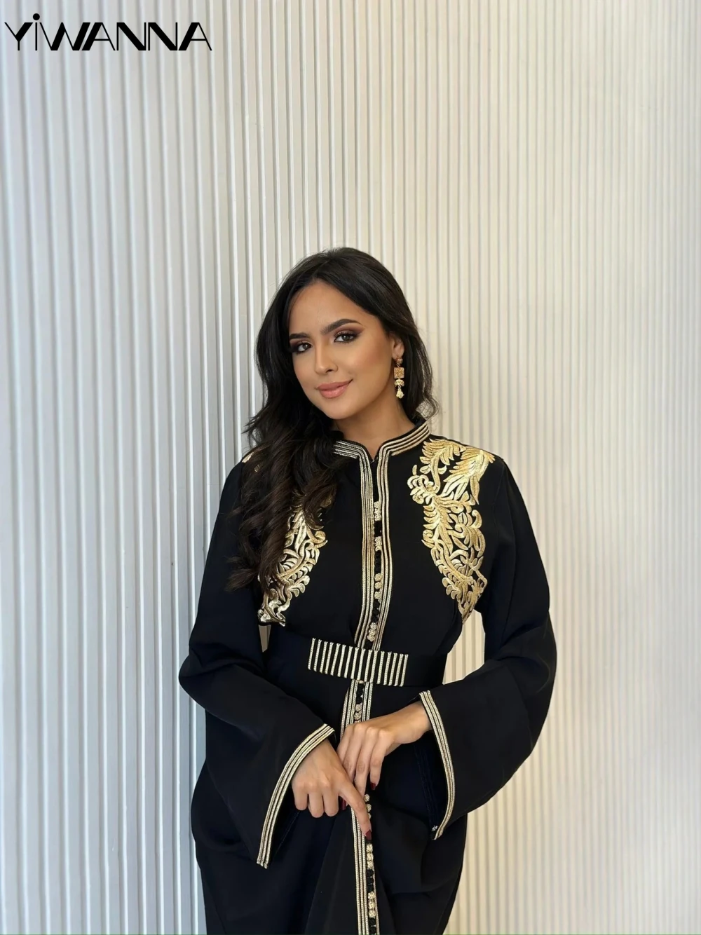 Golden Appliques Prom Dress Muslim High Collar Cocktail Gown Elegant Satin Moroccan Caftan Evening Dress Robe De Mariée
Golden Appliques Prom Dress Muslim High Collar Cocktail Gown Elegant Satin Moroccan Caftan Evening Dress Robe De Mariée