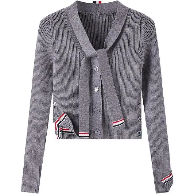 Harajuku Fashion Bow V-neck Long sleeve Lace-up Three-color Striped Korean Casual Retro Slim Short Cardigan Chic Knitted Sweater
Harajuku Fashion Bow V-neck Long sleeve Lace-up Three-color Striped Korean Casual Retro Slim Short Cardigan Chic Knitted Sweater