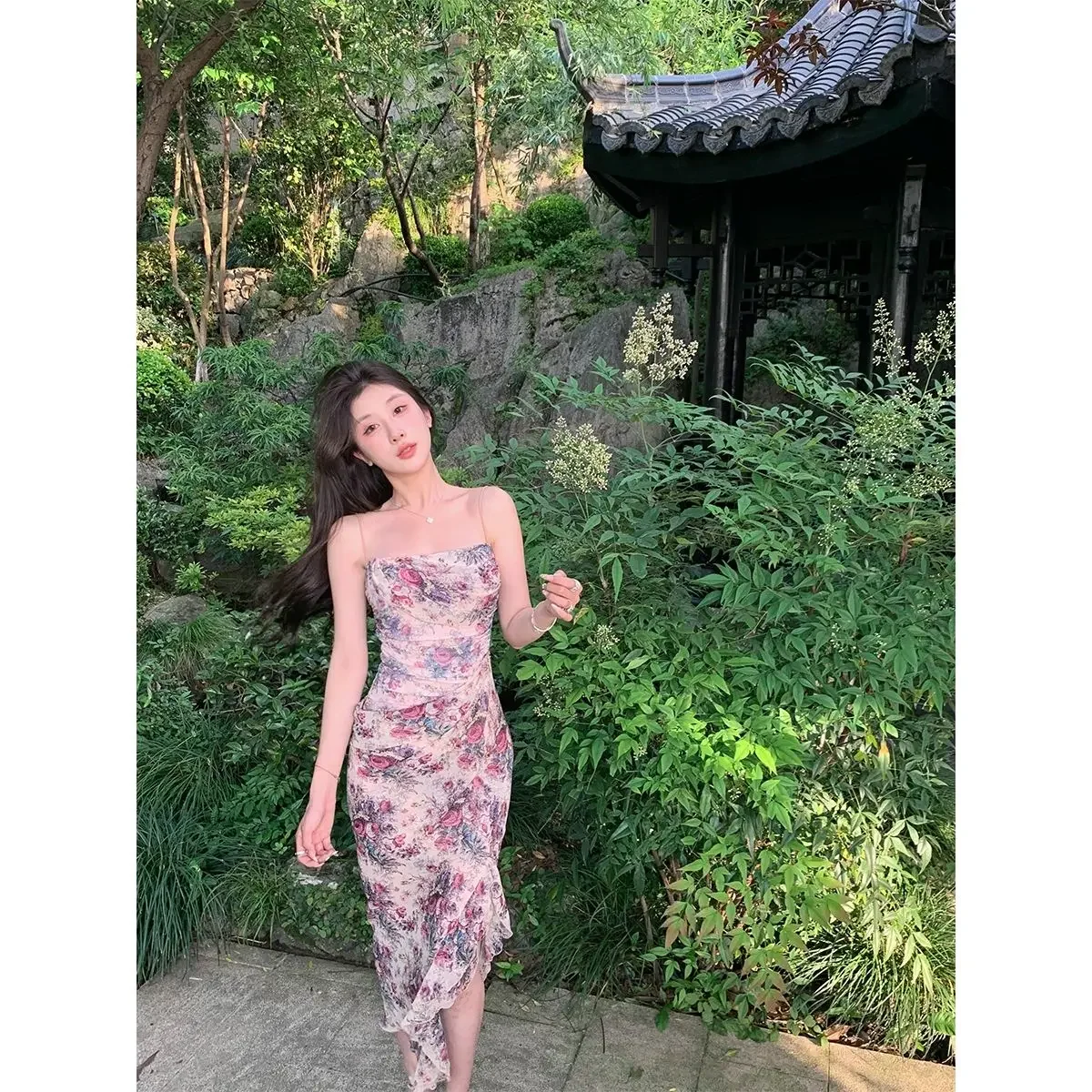 Temperament vacation style floral chiffon halter dress female summer irregular long dress Slim thin open skirt
Temperament vacation style floral chiffon halter dress female summer irregular long dress Slim thin open skirt