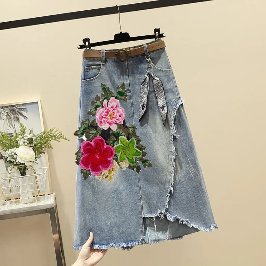 2023 Summer New Embroidered Sequined Peony Flower Mid-length Denim Skirt Light Blue Temperament Long Skirt Female Kawaii Skirts
2023 Summer New Embroidered Sequined Peony Flower Mid-length Denim Skirt Light Blue Temperament Long Skirt Female Kawaii Skirts