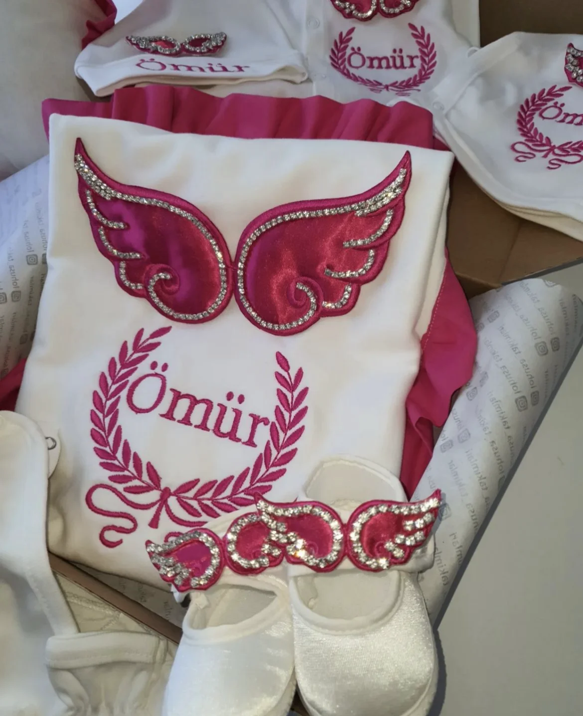 

Dollbling Hospital Exit 5pcs Embroidery Name Newborn Angle Wings Romper Blanket Nursery Bedding Swaddle Handmade Infant Outfit
