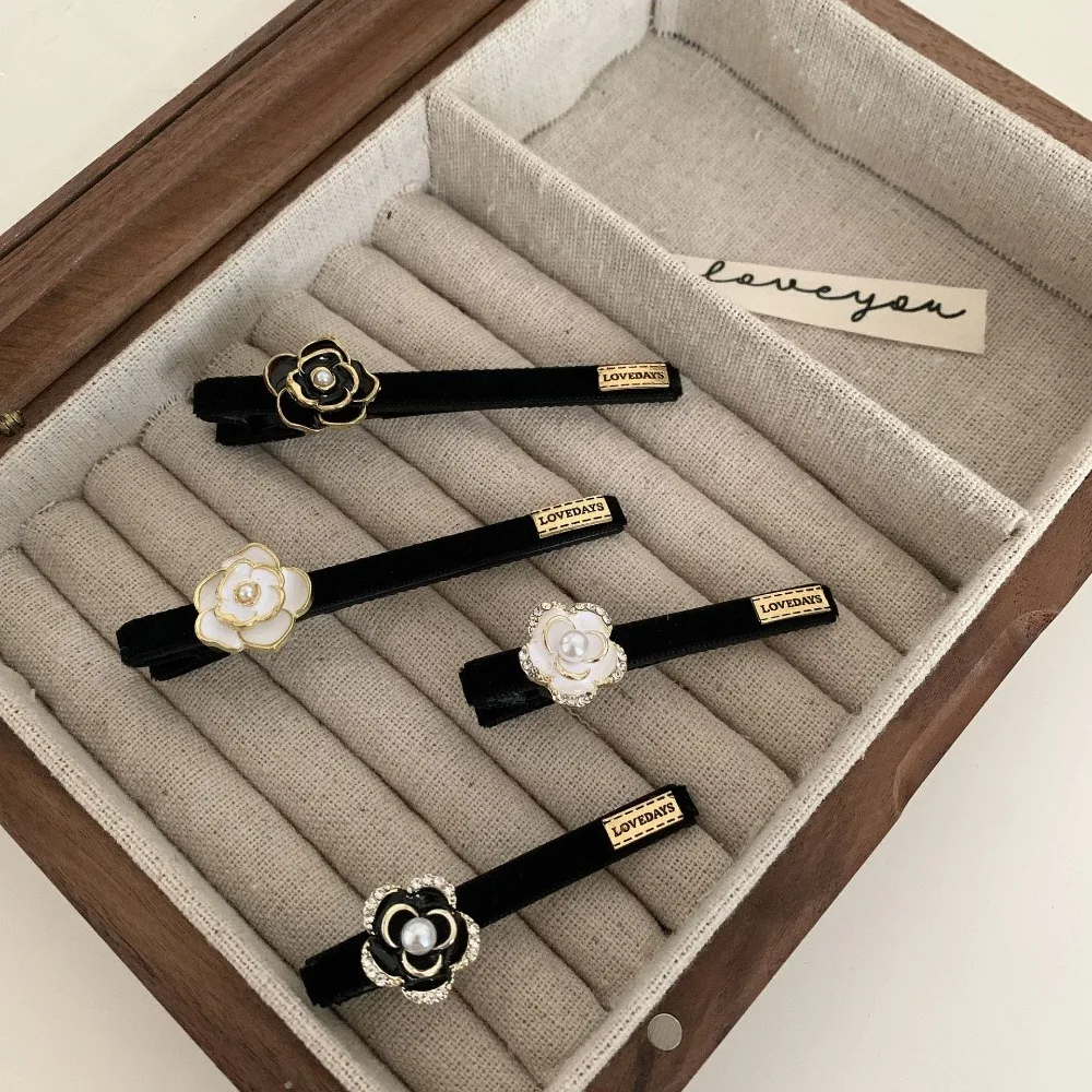 Lovely Cute Headdress Headwear Velvet Fairy Duckbill Clip Flower Hairpin Korean Style Barrettes Women Hair Clip
Lovely Cute Headdress Headwear Velvet Fairy Duckbill Clip Flower Hairpin Korean Style Barrettes Women Hair Clip