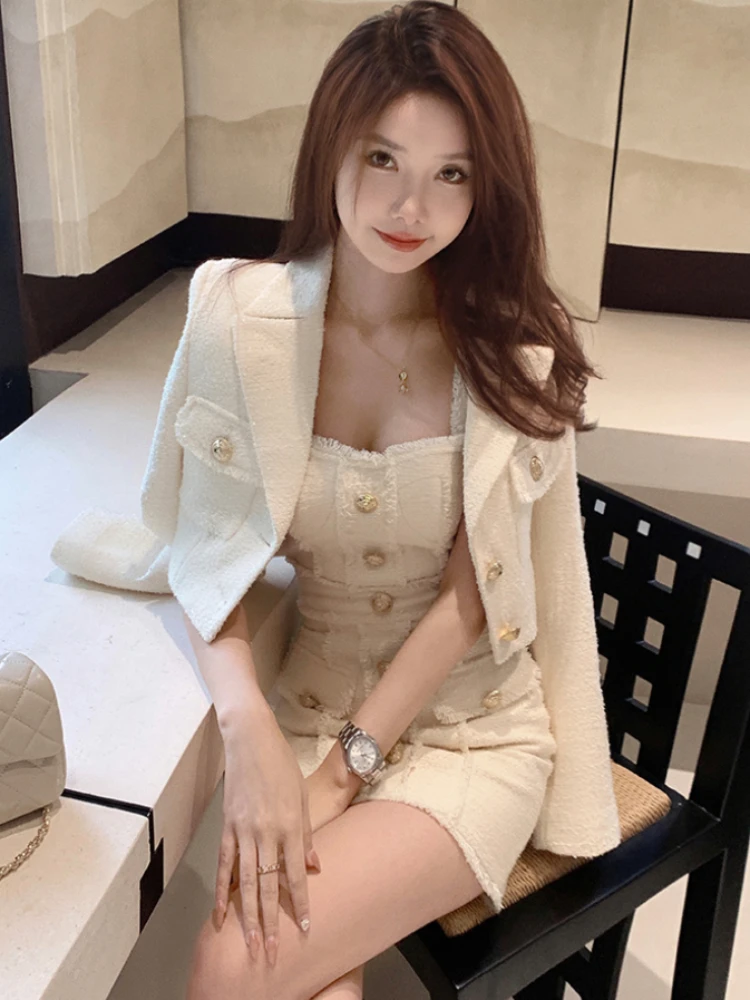 2023 Autumn New Korean Sexy Slim Elegant Mini Dress Women + Spaghetti Strap Casual Coat Tweed Long-sleeved Jacket Two-piece Suit
2023 Autumn New Korean Sexy Slim Elegant Mini Dress Women + Spaghetti Strap Casual Coat Tweed Long-sleeved Jacket Two-piece Suit