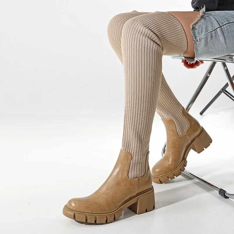 Фото Новинка 2022 женские сапоги на толстом каблуке в британском стиле шерстяные
