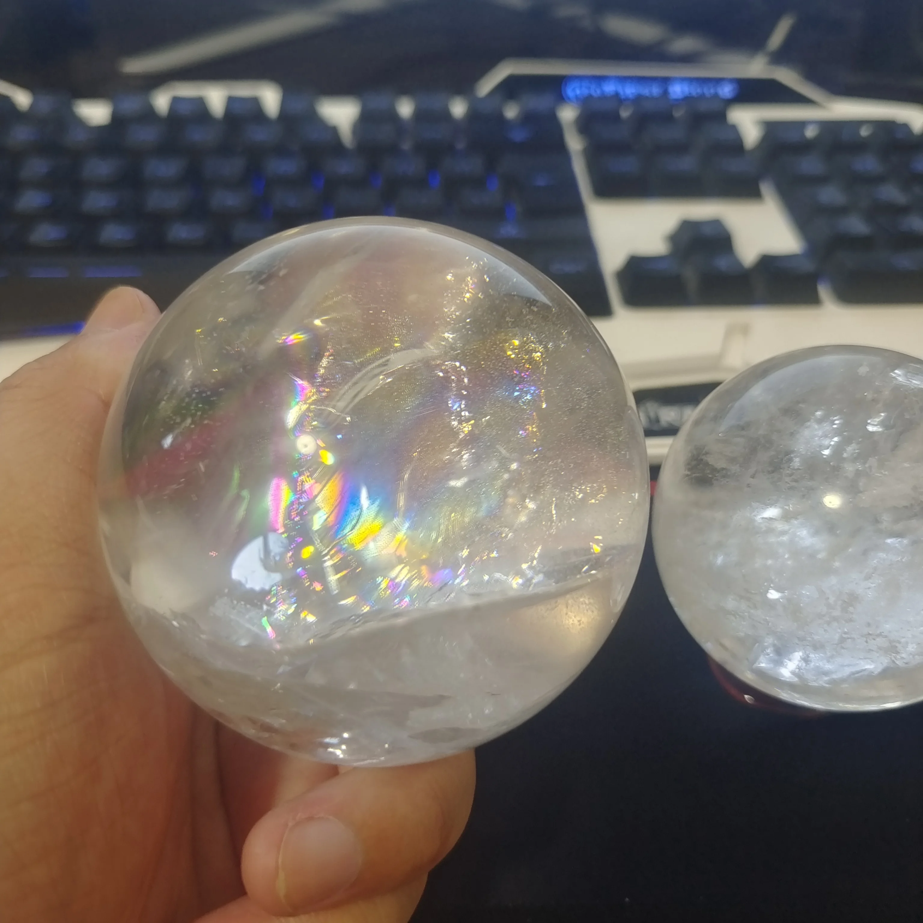 Natural Rainbow Color Clear Crystal Ball Raw Gemstone Polished Craft Gifts Healing White Quartz Crystal Stone Sphere Home Decor
Natural Rainbow Color Clear Crystal Ball Raw Gemstone Polished Craft Gifts Healing White Quartz Crystal Stone Sphere Home Decor