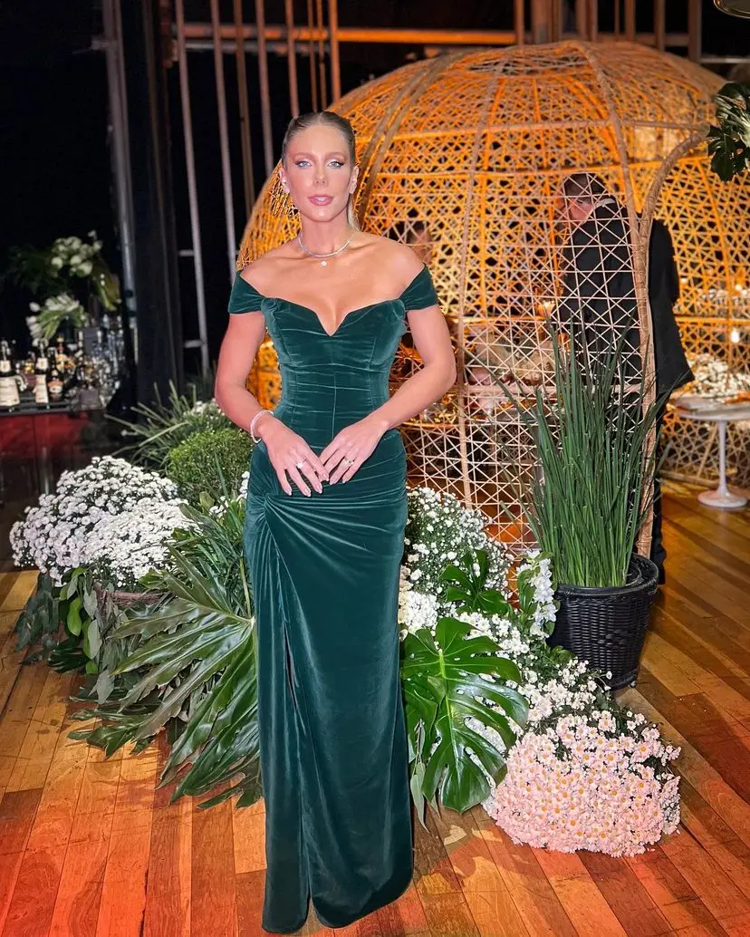 Vintage Mermaid Off The Shoulder Prom Dresses Pleated Velvet Backless Floor Length vestidos de novia Formal Party Dresses
Vintage Mermaid Off The Shoulder Prom Dresses Pleated Velvet Backless Floor Length vestidos de novia Formal Party Dresses