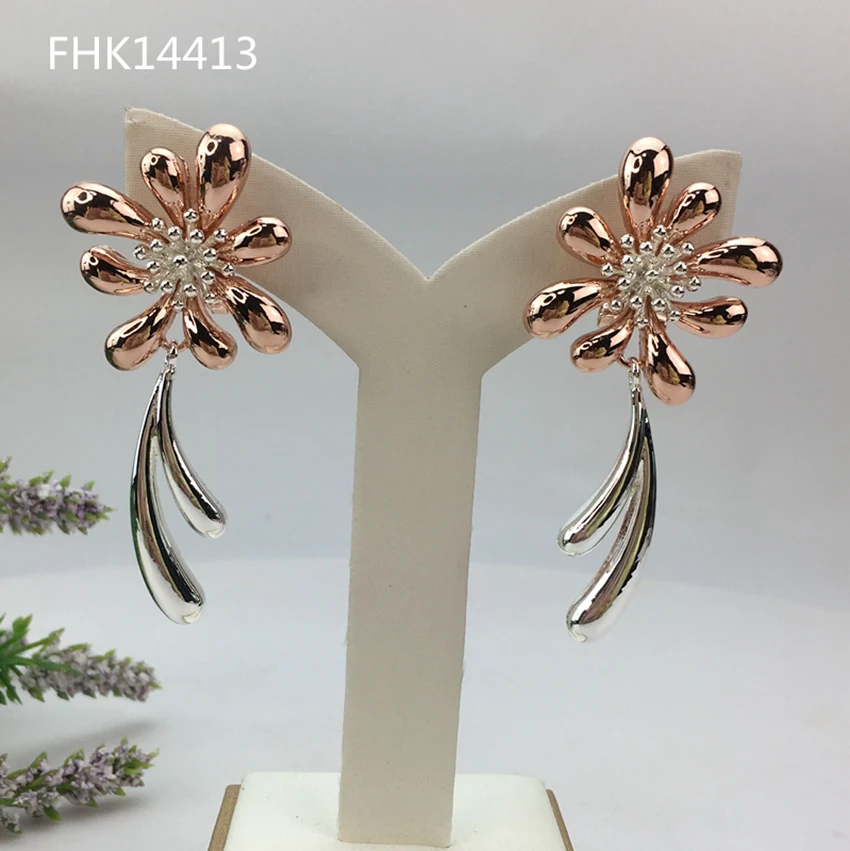 Yuminglai Fashion Dubai Jewelry Accessories Hollow Classical Elegant Superior Quality big earinDrop Earrings for Women FHK14413
Yuminglai Fashion Dubai Jewelry Accessories Hollow Classical Elegant Superior Quality big earinDrop Earrings for Women FHK14413