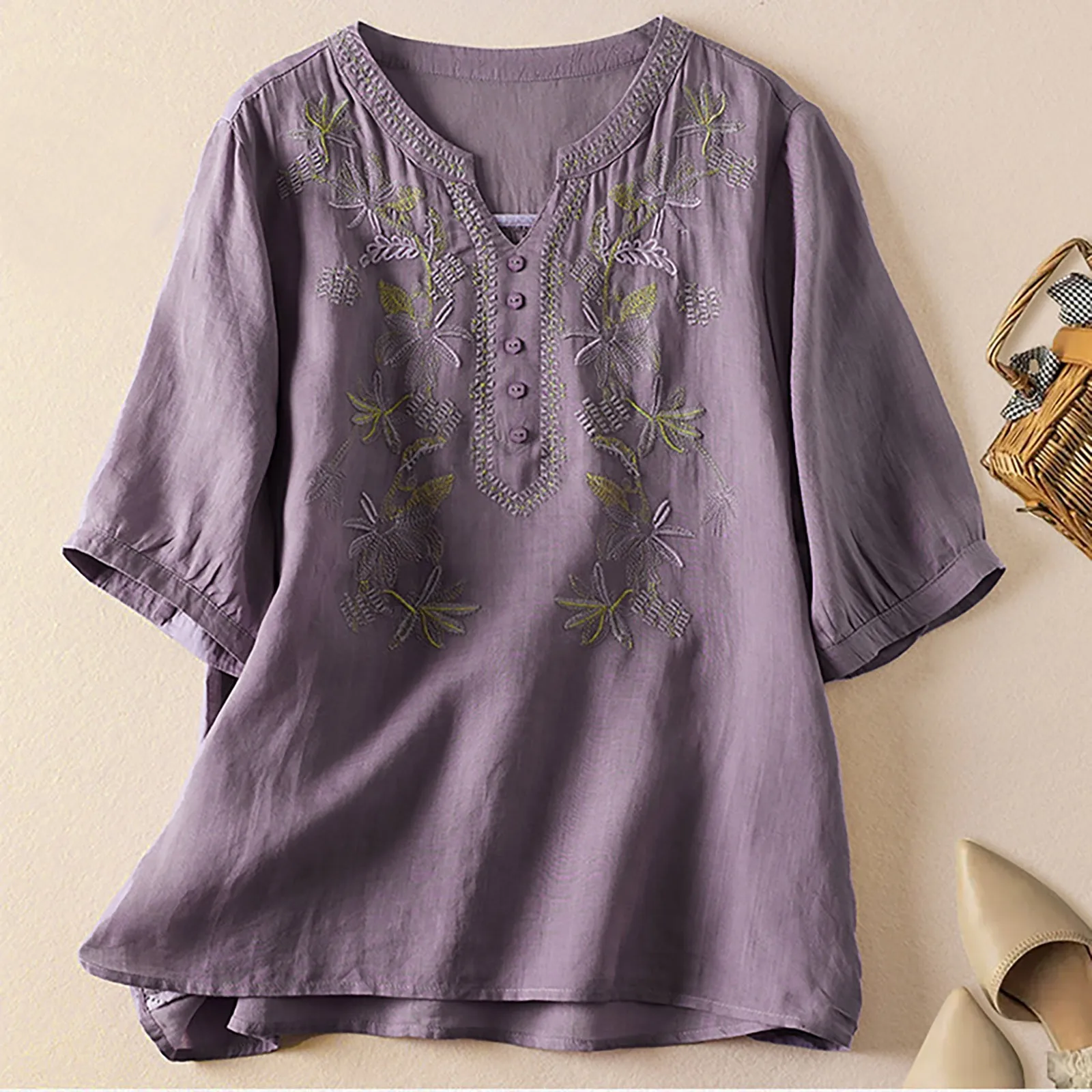 Women's Fashion Embroidery Spliced Solid Color V-Neck Shirt Summer Female Clothing New Vintage Loose Casual Half Sleeve Blouse
Women's Fashion Embroidery Spliced Solid Color V-Neck Shirt Summer Female Clothing New Vintage Loose Casual Half Sleeve Blouse