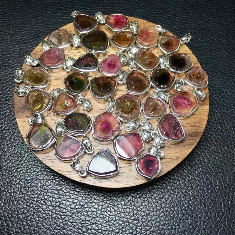 S925 Natural Watermelon Tourmaline Pendant Carving Crystals Healing Home Decoration Accessories Room Decor 1pcs 
S925 Natural Watermelon Tourmaline Pendant Carving Crystals Healing Home Decoration Accessories Room Decor 1pcs