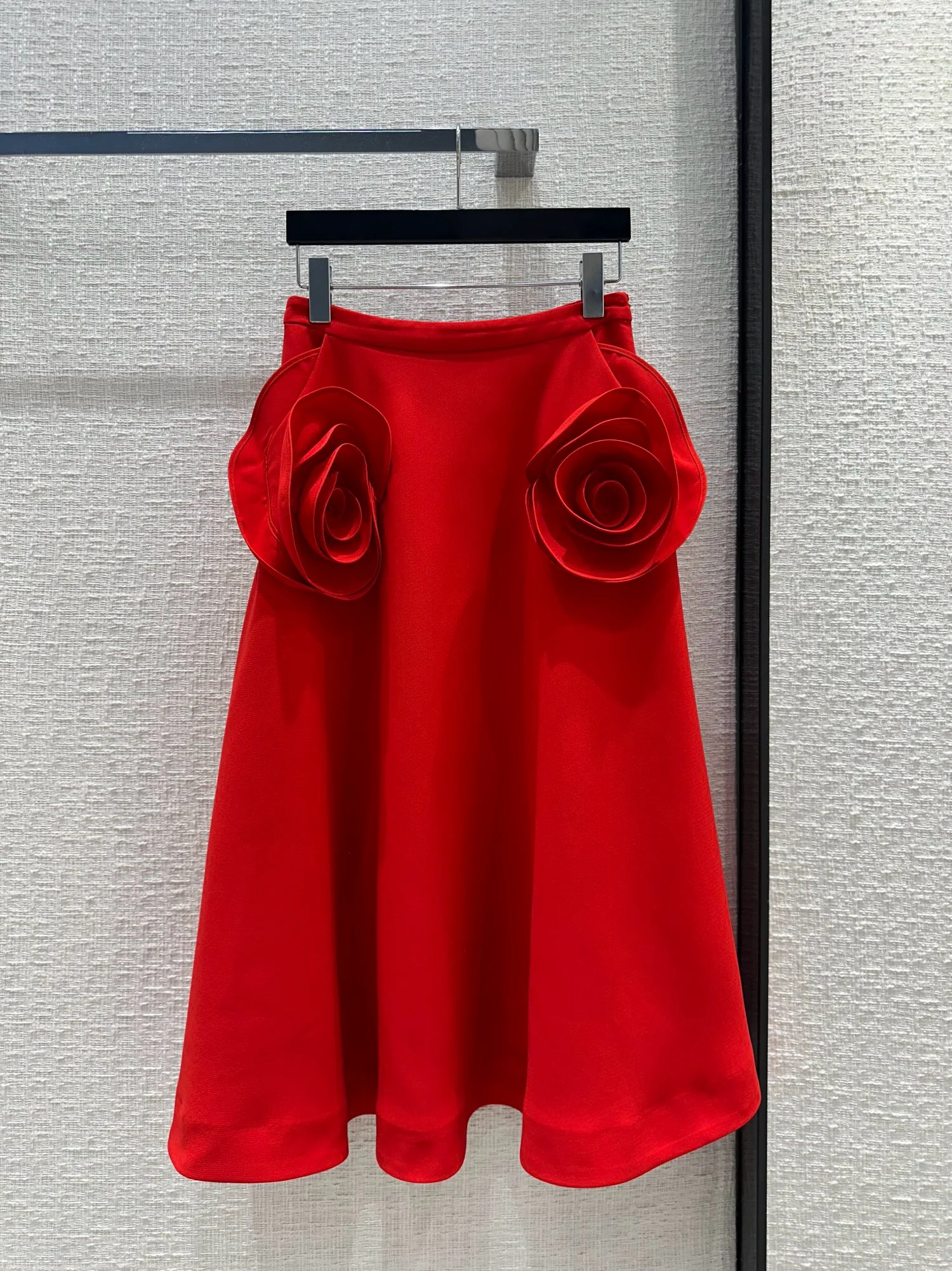 EVACANDIS High Quality Women Spring New Floral A-Line Midi Skirts Chic Fairycore Casual Elegant High Street Solid Red Bottoms
EVACANDIS High Quality Women Spring New Floral A-Line Midi Skirts Chic Fairycore Casual Elegant High Street Solid Red Bottoms