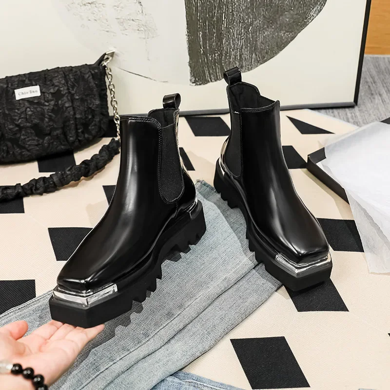 

2023 new metal square-headed thick-soled muffin leather And bare boots slim black booties female British motorcycle boots
