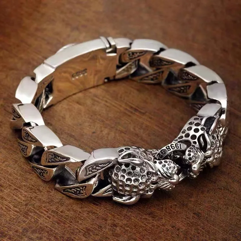 Vintage Dominant Fashion Leopard Bracelet Men's Personality Hip Hop Open Bracelet Banquet Jewelry Accessories Gift
Vintage Dominant Fashion Leopard Bracelet Men's Personality Hip Hop Open Bracelet Banquet Jewelry Accessories Gift