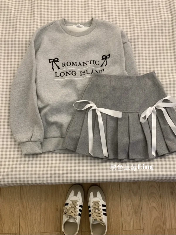 Korean Girl Sense Embroidery Letter Loose Long-sleeved Hoodie Slim High Waist Bow Pleated Skirt Two-piece Set
Korean Girl Sense Embroidery Letter Loose Long-sleeved Hoodie Slim High Waist Bow Pleated Skirt Two-piece Set