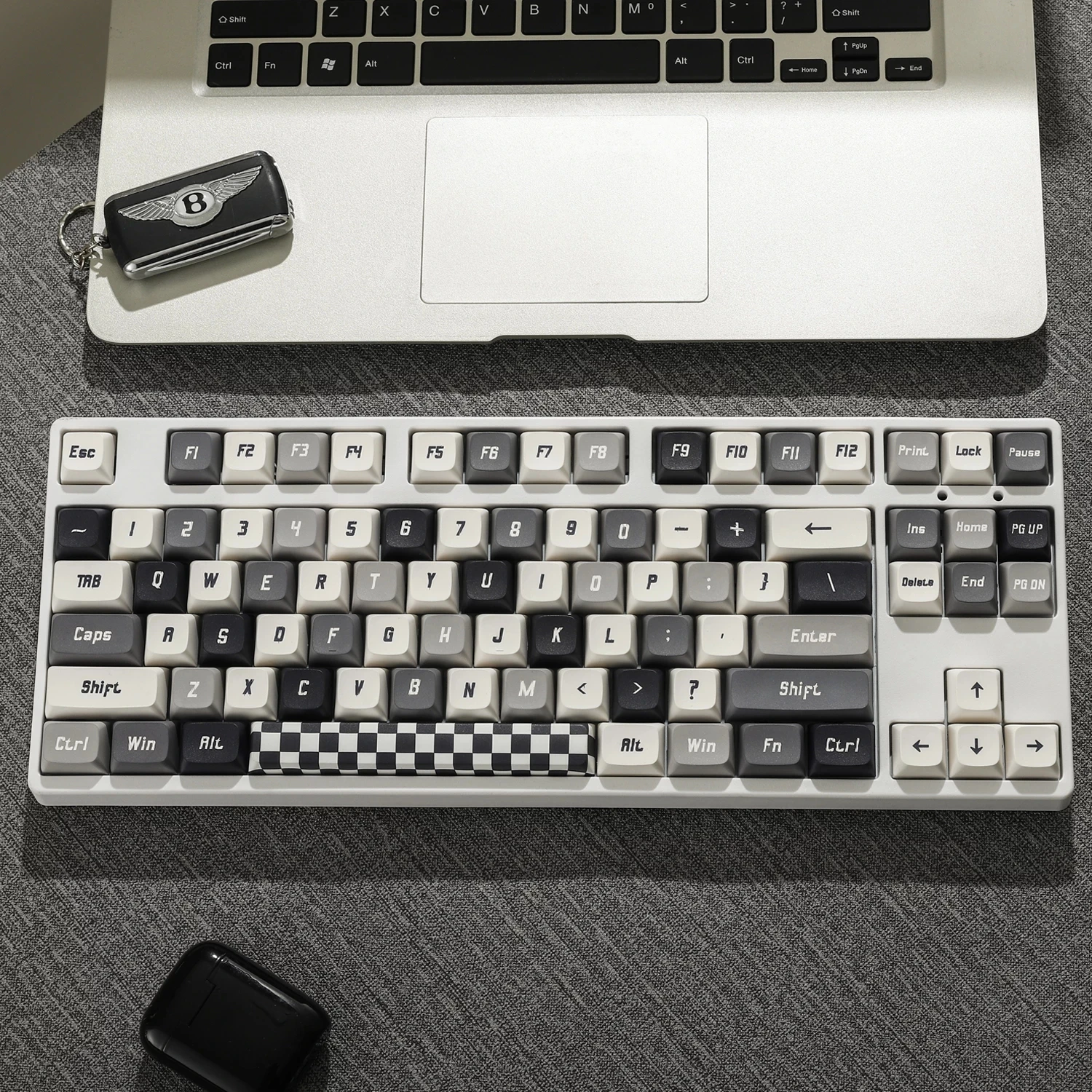 Маленький полный комплект Keycaps 123 клавиши бесцветная Chessboard тема Keycap черно-белая сетка PBT пятисторонняя сублимационная OEM профиль
Маленький полный комплект Keycaps 123 клавиши бесцветная Chessboard тема Keycap черно-белая сетка PBT пятисторонняя сублимационная OEM профиль