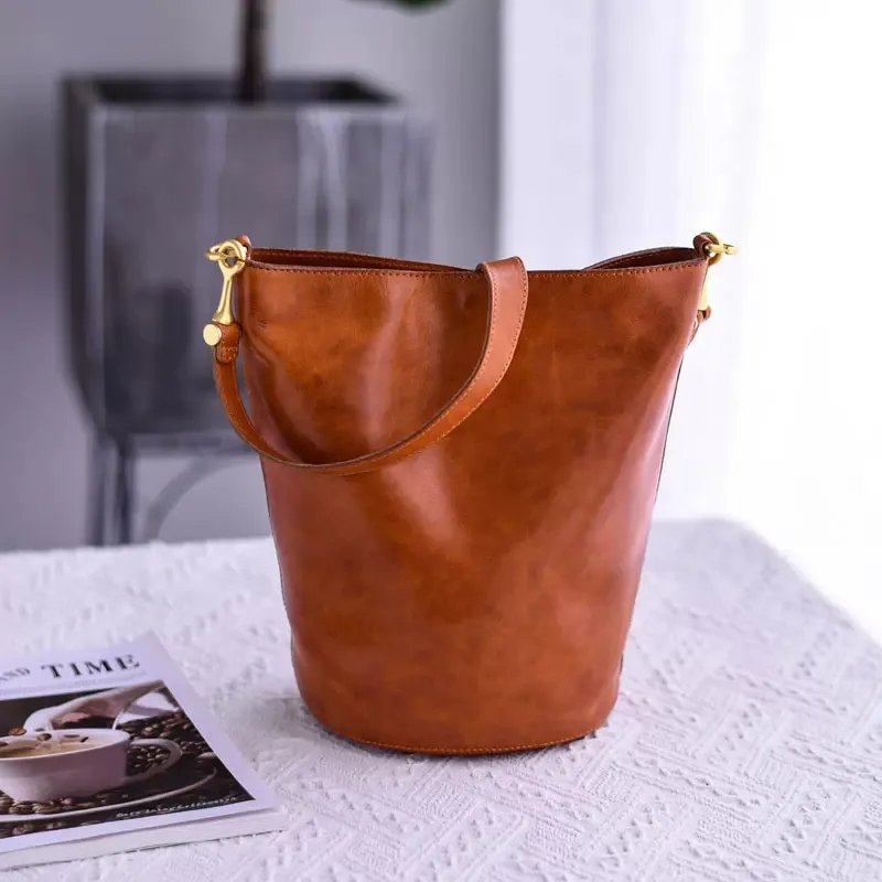 

PNDME fashion vintage luxury genuine leather women shoulder bag simple outdoor designer handmade real cowhide female bucket bag