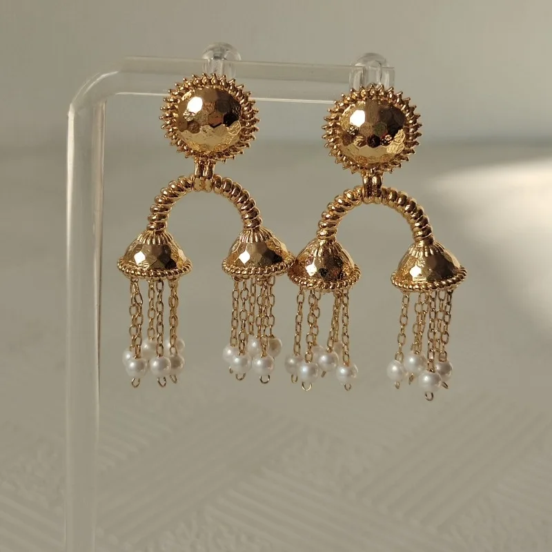 

European vintage pearl fringed chandelier-shape earrings designer wind chime millet beads personality lady gorgeous stud earring