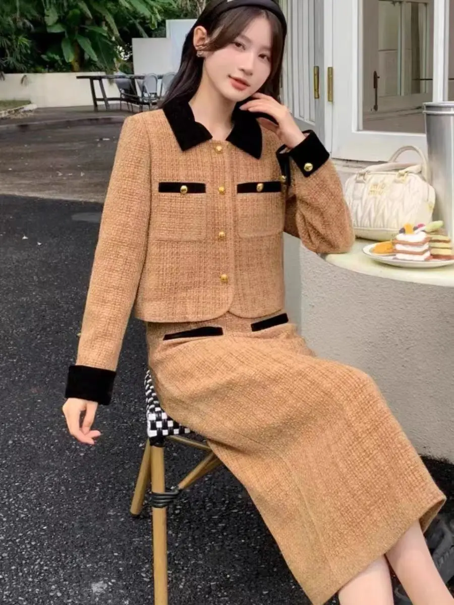 UNXX 2023 Autumn Winter High-End Fashion Suit Set for Women with Chic French Style Checkered Jacket and Skirt Lady 2 Piece Set
UNXX 2023 Autumn Winter High-End Fashion Suit Set for Women with Chic French Style Checkered Jacket and Skirt Lady 2 Piece Set