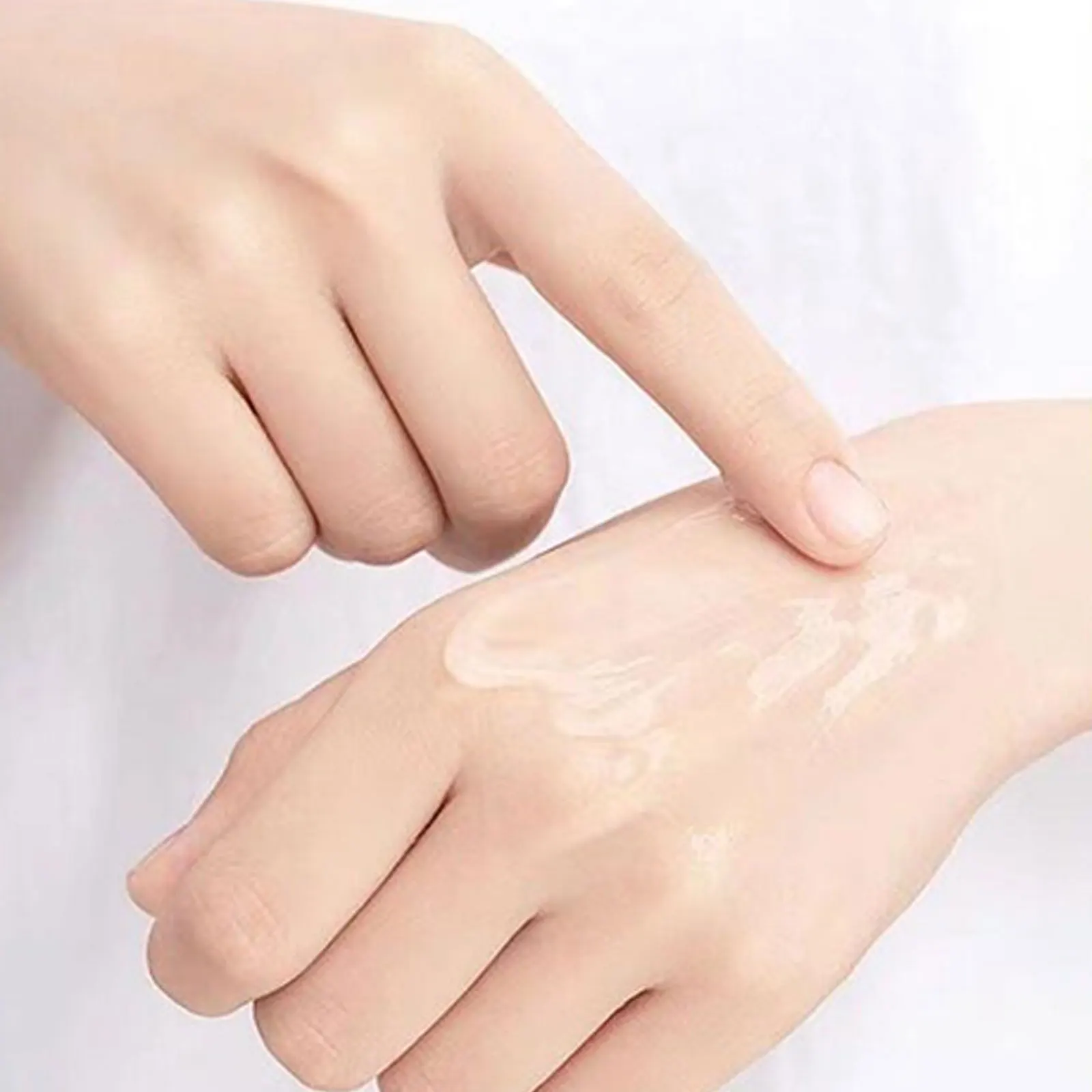 Soothing Hand Care Essence Repair Damaged Skin Hydrating Nourishing Anti-Dryness Anti-Chapped Firming Hand Serum
Soothing Hand Care Essence Repair Damaged Skin Hydrating Nourishing Anti-Dryness Anti-Chapped Firming Hand Serum