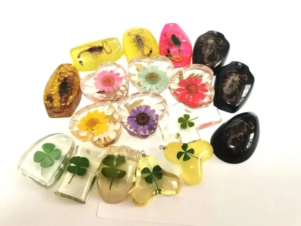 

18 pcs mixed Four Leaf Clover sunflower insect scorpion Pendant Fashion Crystal Dried For DIY Jewelry Making Necklaces Wholesale