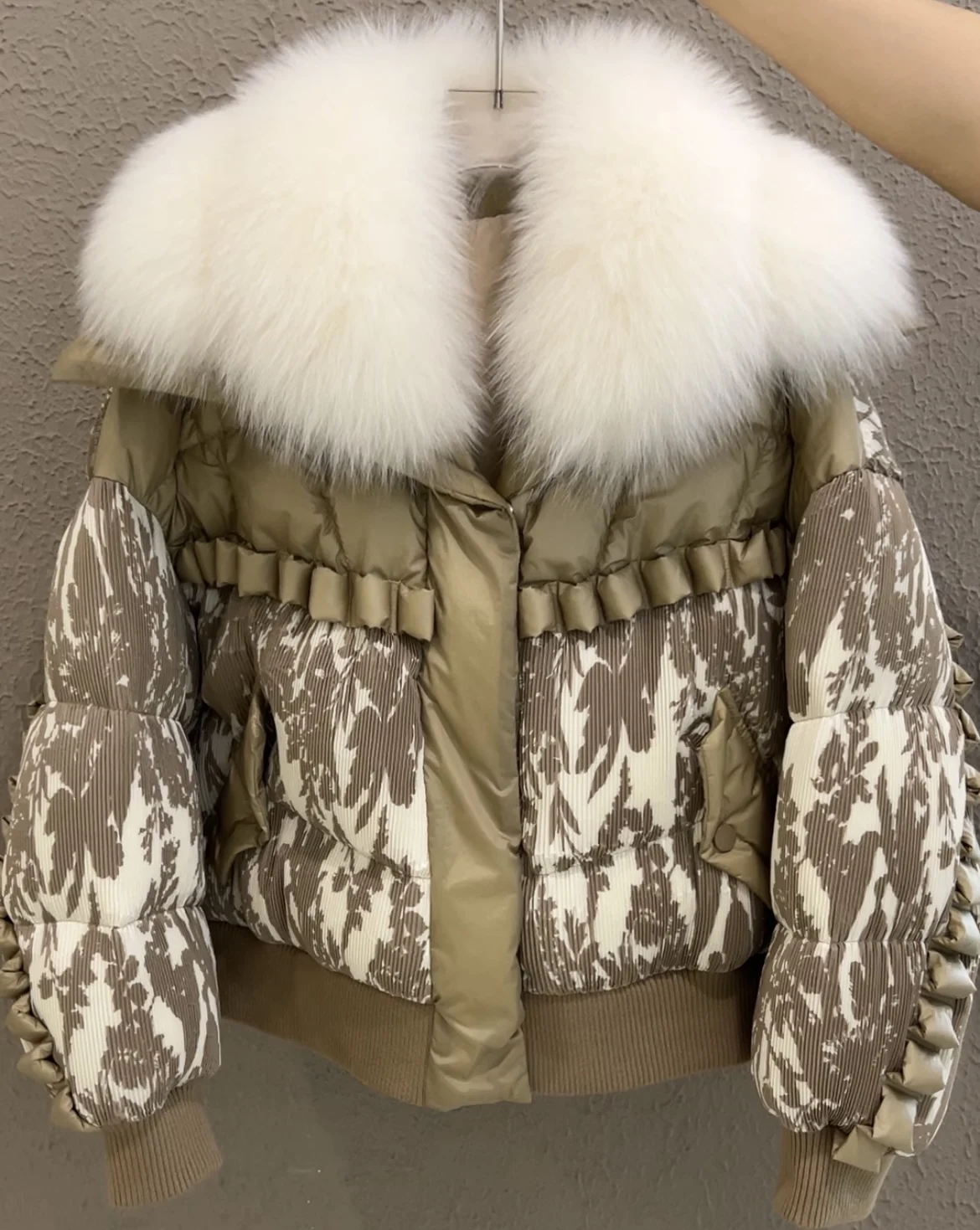 Winter Down Jacket Women Large Real Fox Fur Collar Short Female Parkas Thick Warm 90% White Goose Down Coat Loose
Winter Down Jacket Women Large Real Fox Fur Collar Short Female Parkas Thick Warm 90% White Goose Down Coat Loose