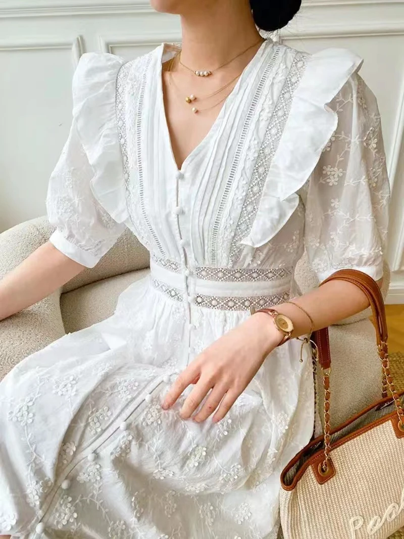 2023 Summer New White French Style V-Neck Half Sleeve Lace Cotton Floral Ruffles Hollow Out Waistline Long Dress Women Elegant
2023 Summer New White French Style V-Neck Half Sleeve Lace Cotton Floral Ruffles Hollow Out Waistline Long Dress Women Elegant